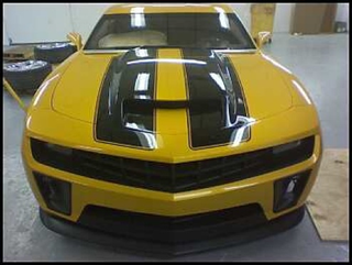 Illustration for article titled Transformers "Corvette Concept," "Z28" Bumblebee Get A Close-Up